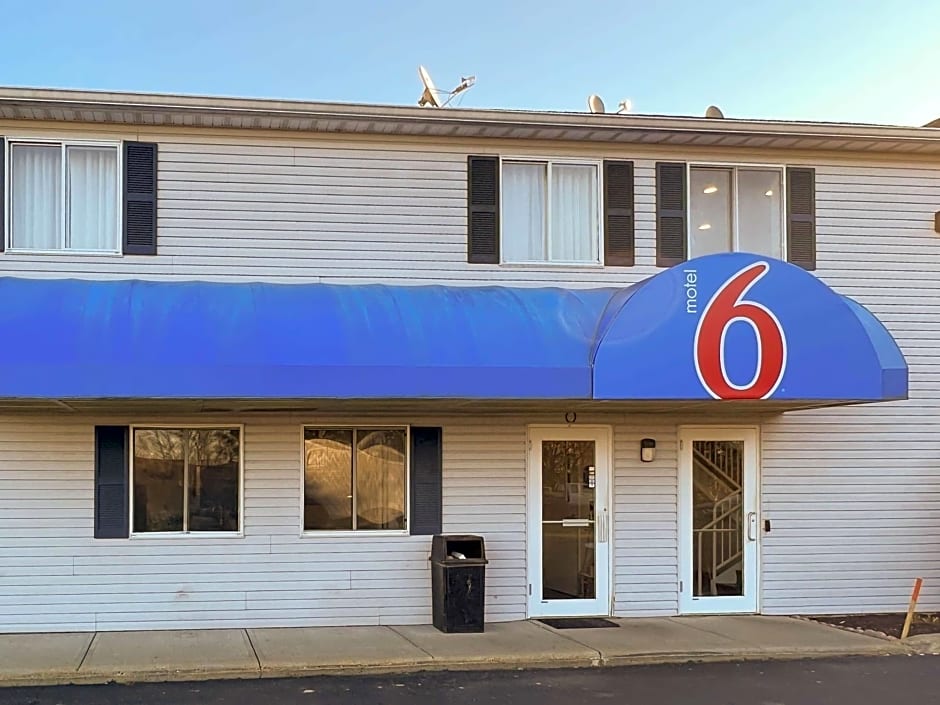 Motel 6 Bethel, CT - Danbury