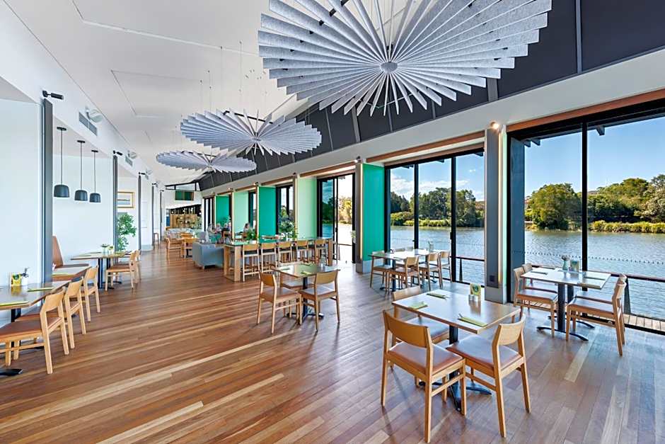 Best Western Plus North Lakes Hotel