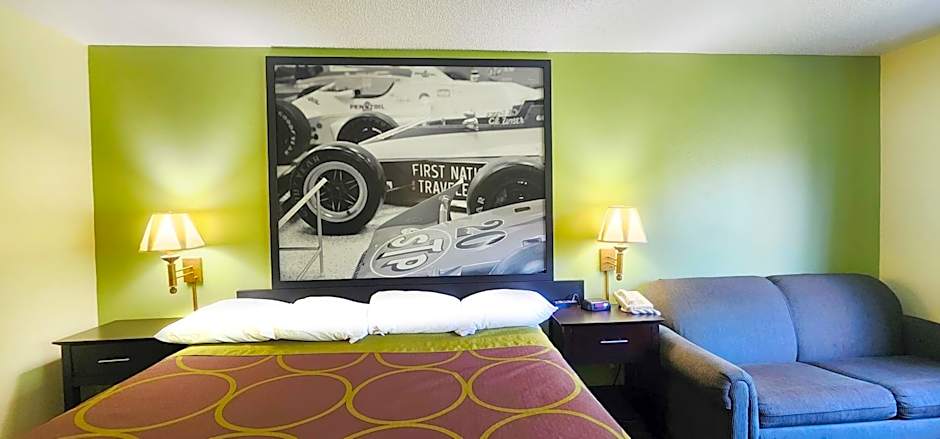 Super 8 by Wyndham Newton