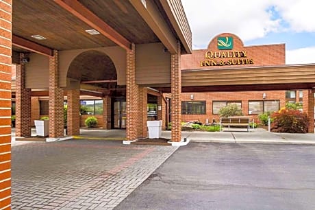 Quality Inn & Suites Altoona Pennsylvania
