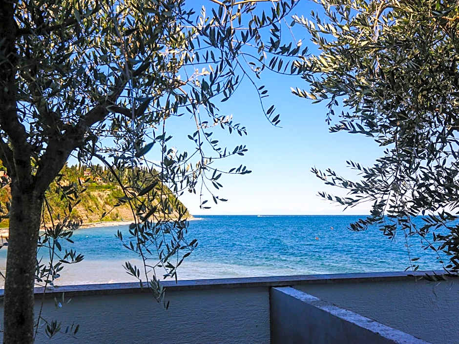 Barbara Piran Beach Hotel