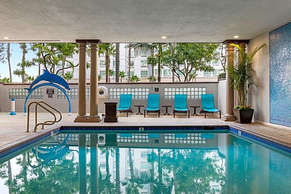 Peacock Suites