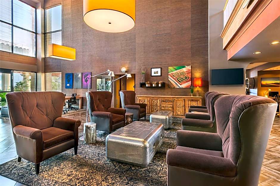 Best Western Plus Scottsdale Thunderbird Suites