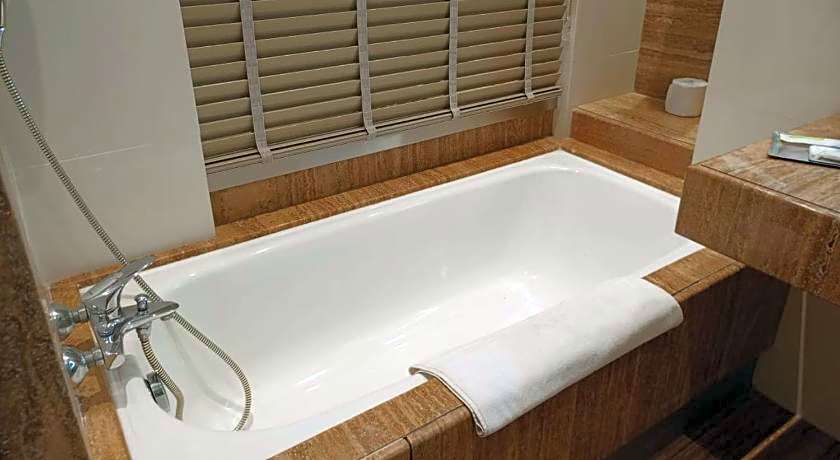 Mirage Hotel, Mumbai International Airport