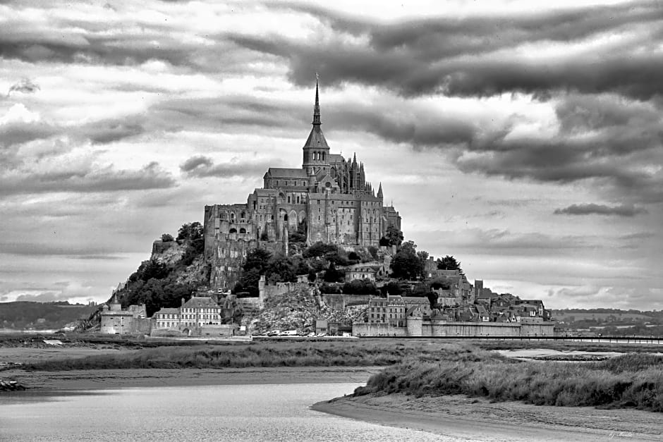 Chambre des Anges & Roulotte proche Mont Saint-Michel, l'Angevinière