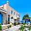 Captain's House Hotel Suites & Apartments