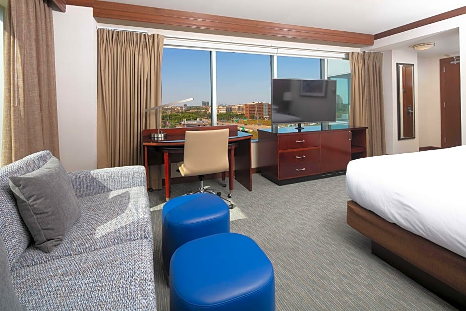 Photo 1 of 6 of 1 King Bed, Executive Level