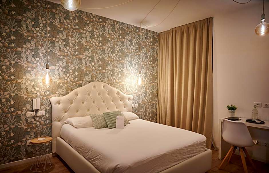 Lainez Rooms & Suites