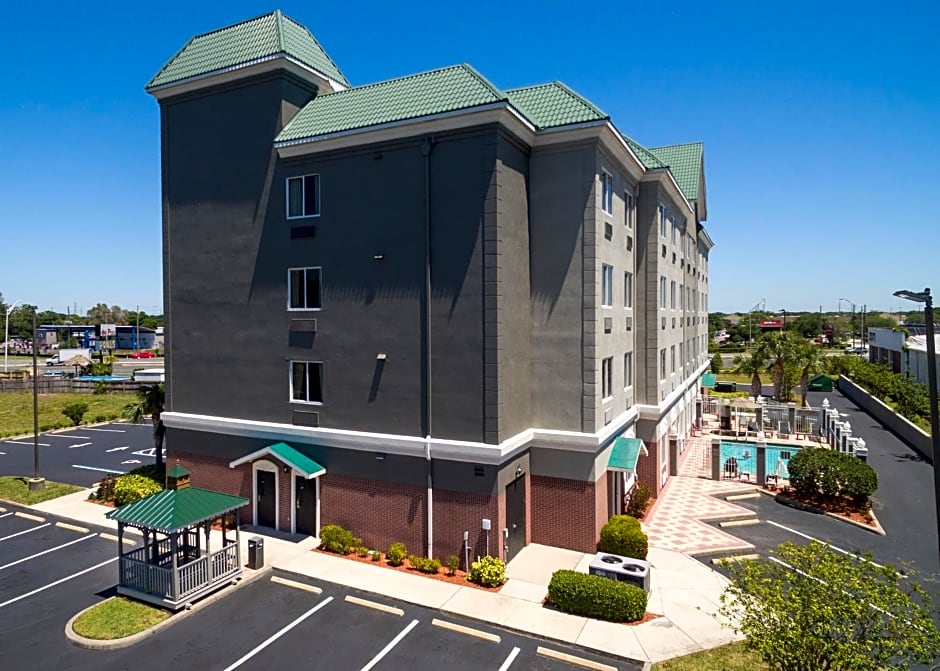 Country Inn & Suites by Radisson, St. Petersburg - Clearwater, FL