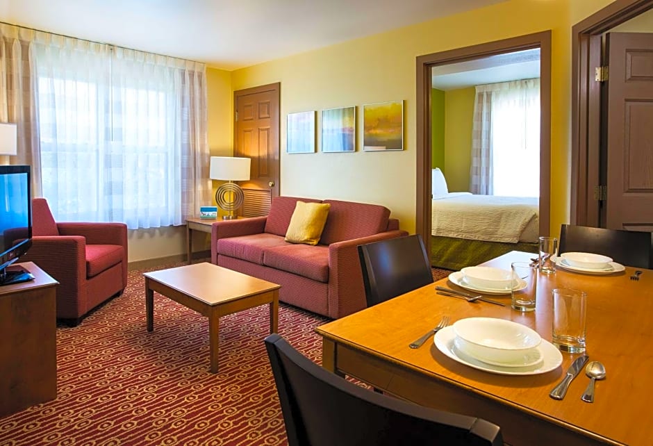 Sonesta Simply Suites Detroit Novi