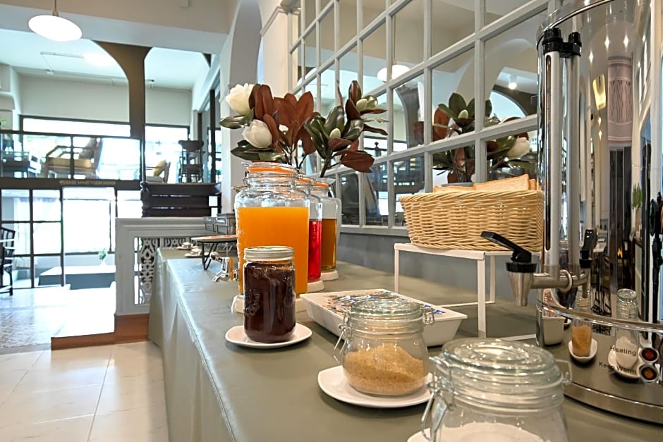 The Krungkasem Srikrung Hotel