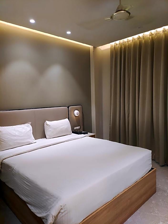 Wingston A Treehouse Hotel - Mathura