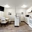 Kennewick Suites