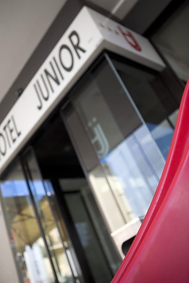 Hotel Junior