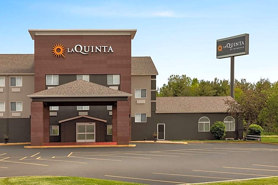 La Quinta Inn & Suites by Wyndham Peru Starved Rock St Park 