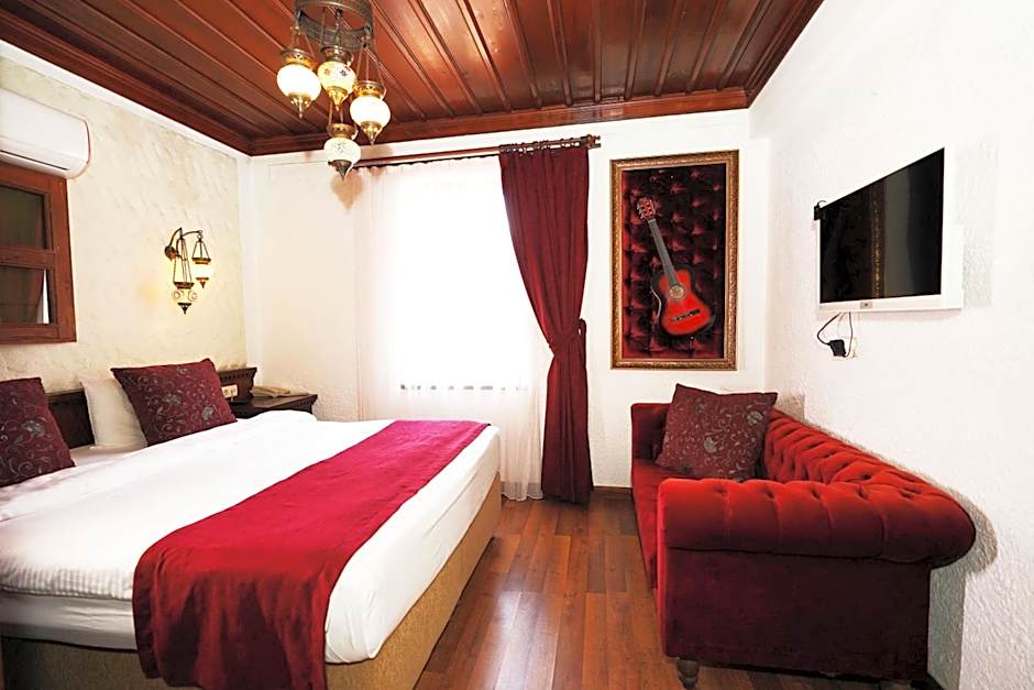 Cicerone Lodge Hotel