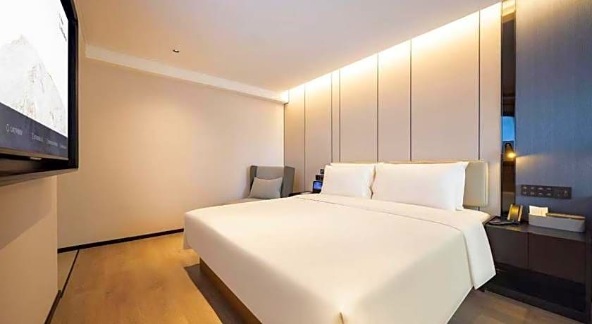 Atour Hotel Dalian Donggang Business District Gangwan Plaza