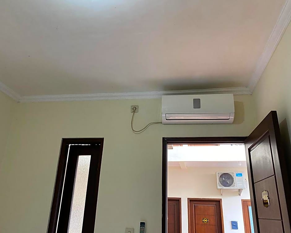 Jatiwinangun Homestay near GOR Satria Purwoketo Mitra RedDoorz