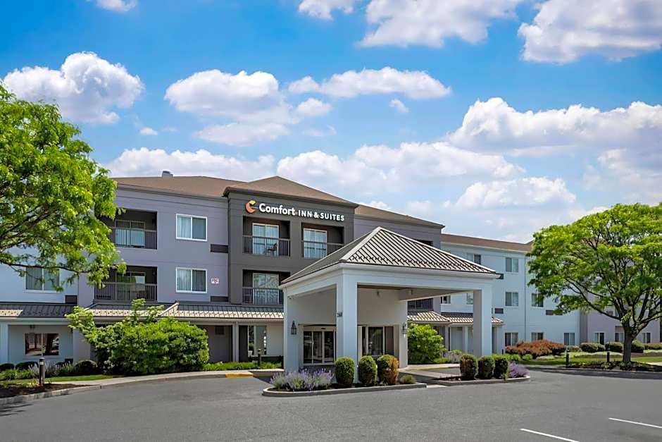 Comfort Inn & Suites Bethlehem Lehigh Valley Airport