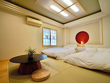 Japanese-Style Room