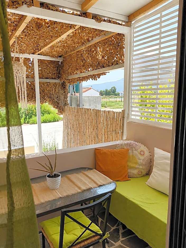 Votsalon Beach House - 30 meters from Alykes Beach