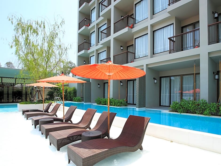 Proud Phuket Hotel (SHA Plus)