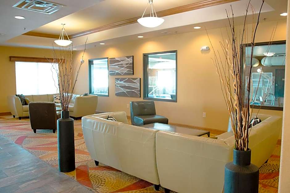 Grand Forks Lodge and Suites