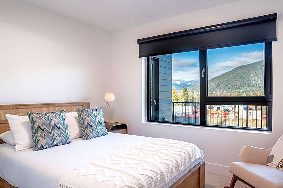Drop in Condo by Revelstoke Vacations
