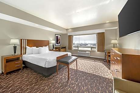 Best Western Plus Northwoods Inn