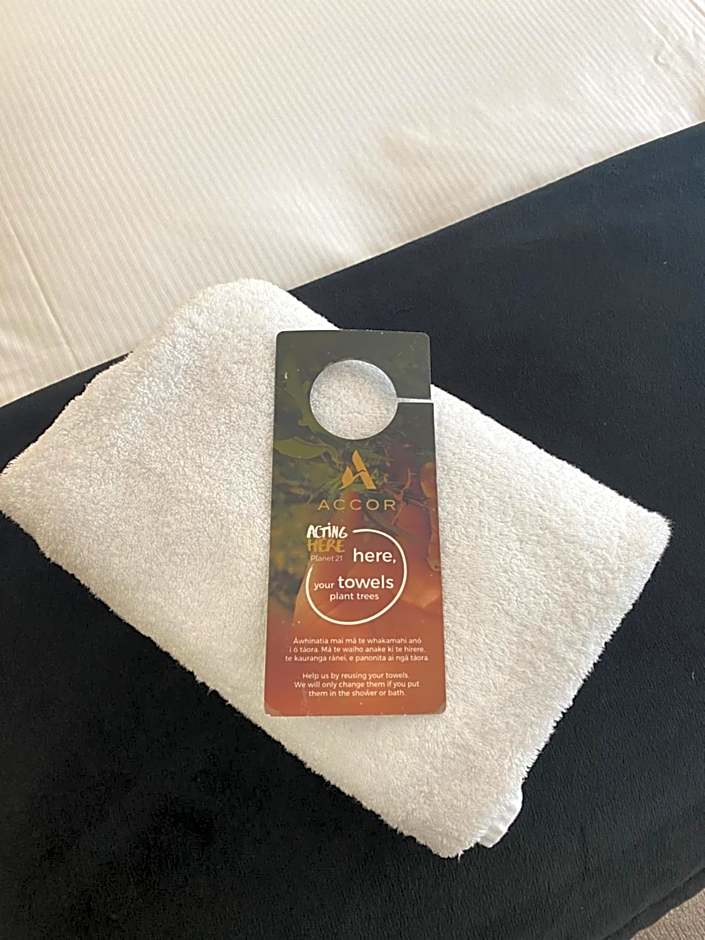 Novotel Queenstown Lakeside