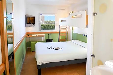 Double Room with Bunk Bed
