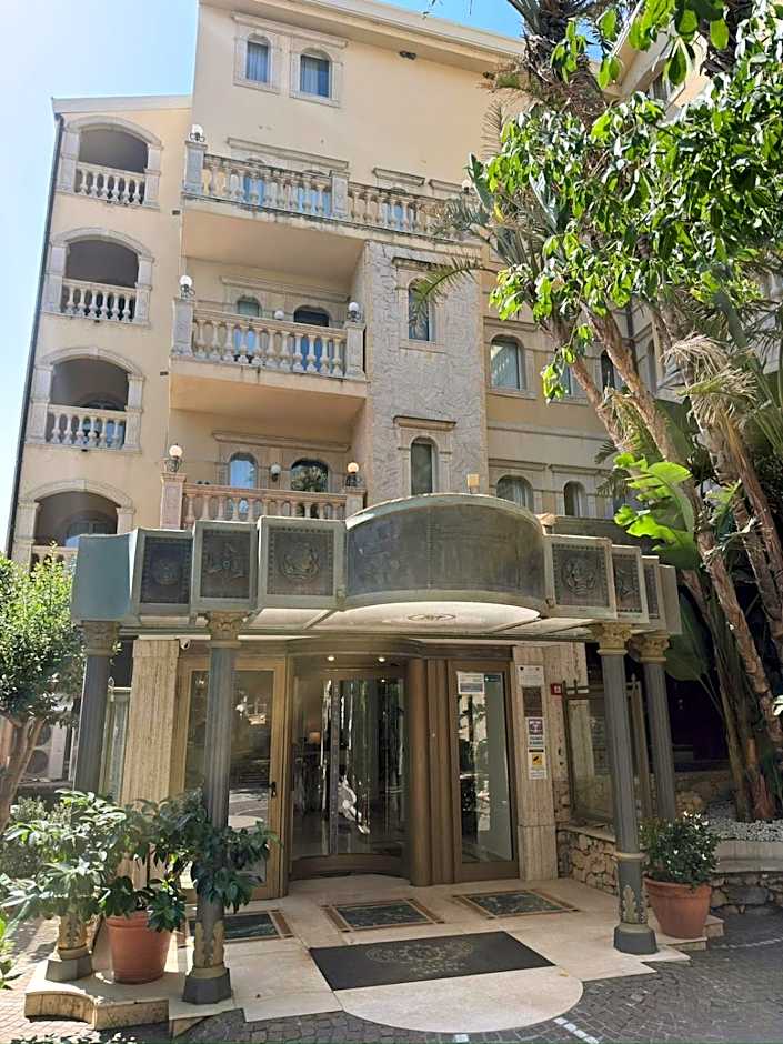 Hellenia Yachting Hotel & SPA
