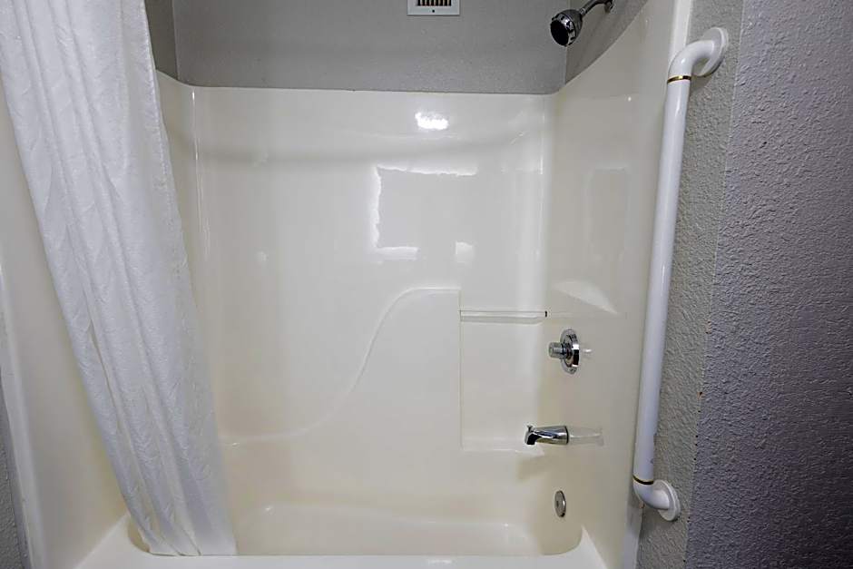 Countryside Inn and Suites