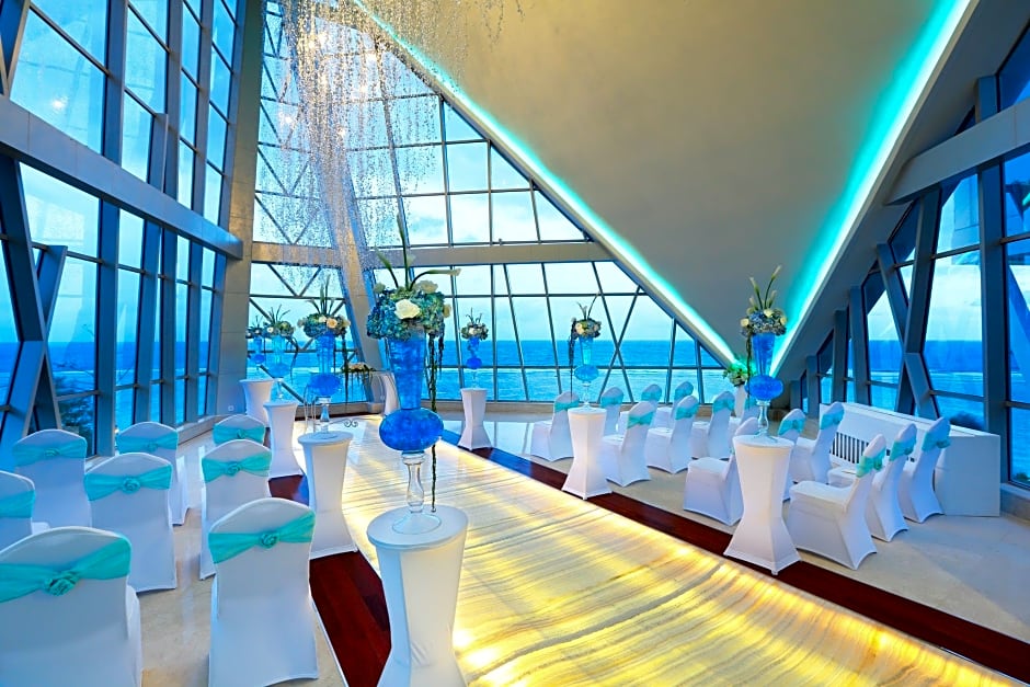Samabe Bali Suites & Villas