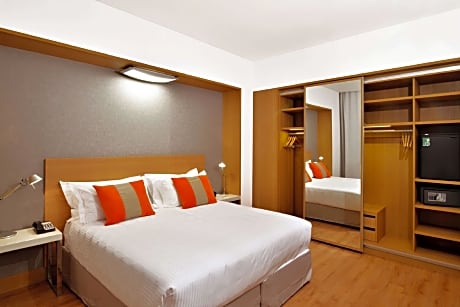King Accessible Room