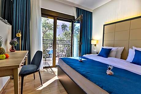 Standard Double Room with Mountain View