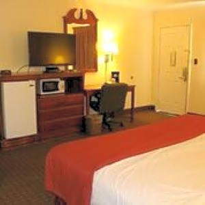 Lake View Inn & Suites