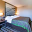 Super 8 by Wyndham Roseville/Detroit Area