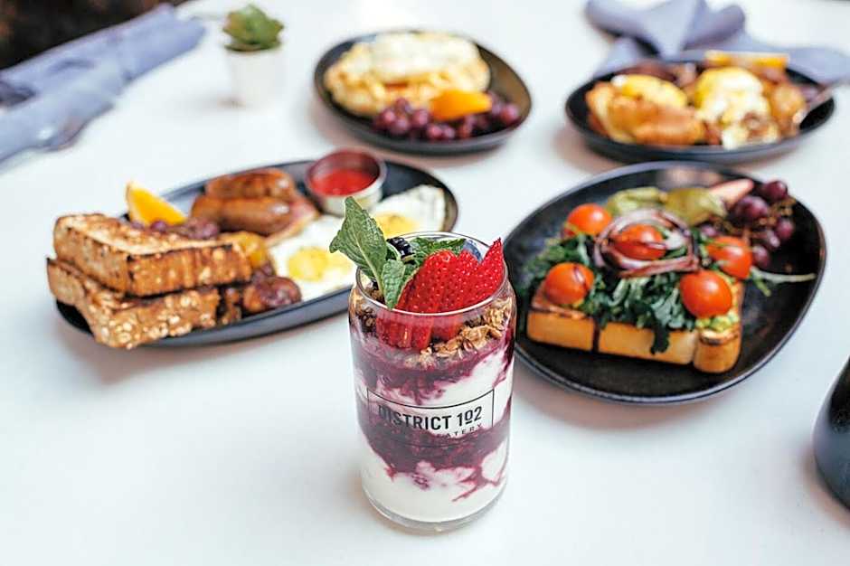 Delta Hotels by Marriott Edmonton Centre Suites