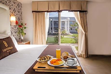 Hotel Santorian