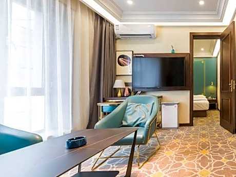 Home Inn (Heihe Central Street Pedestrian Street)