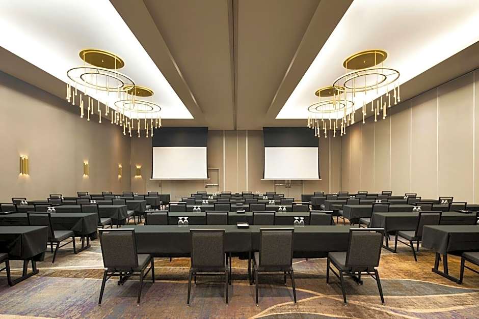 Courtyard by Marriott Montreal Airport