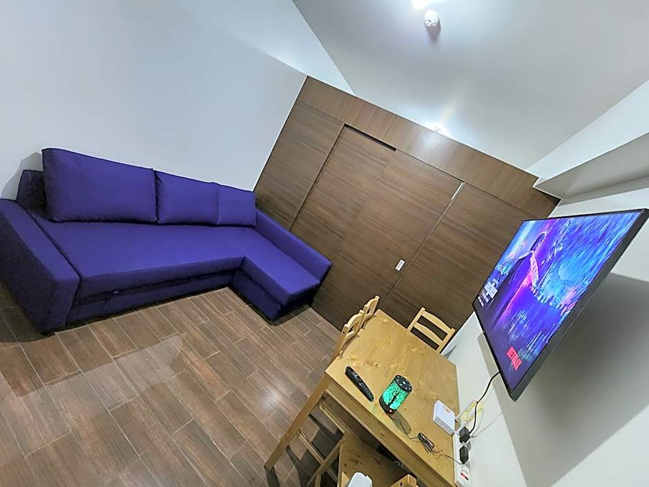 Heart of Makati, Fully furnished condo, cbd central location