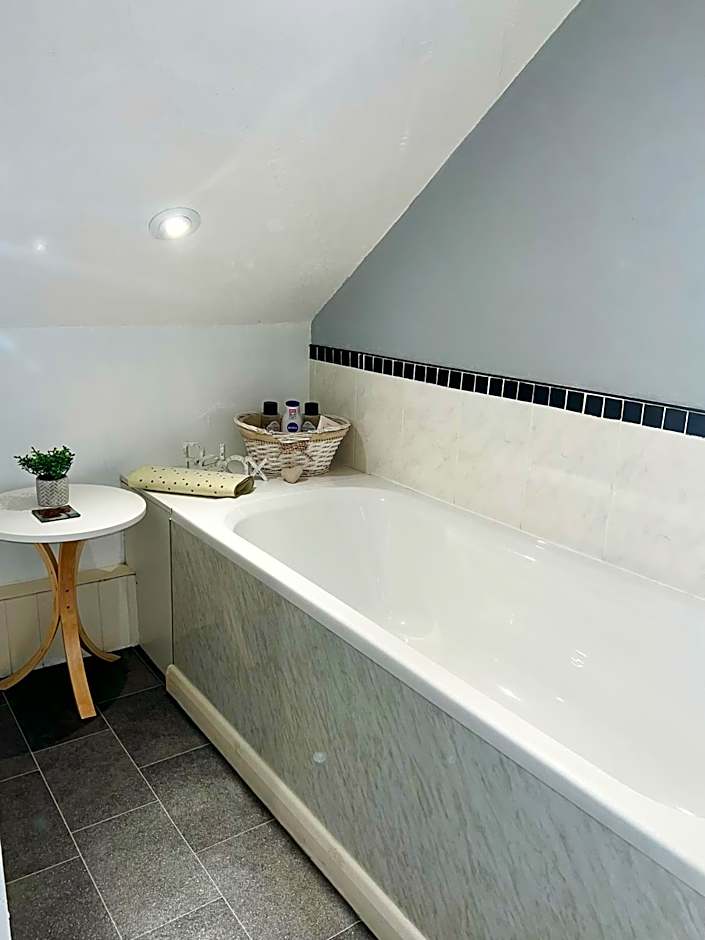 Ellies Guest House