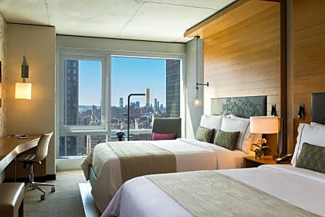 Queen Room with Skyline View