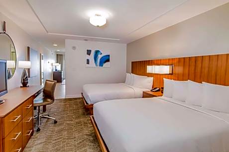 Queen Suite with Bunk Beds and Gulf View