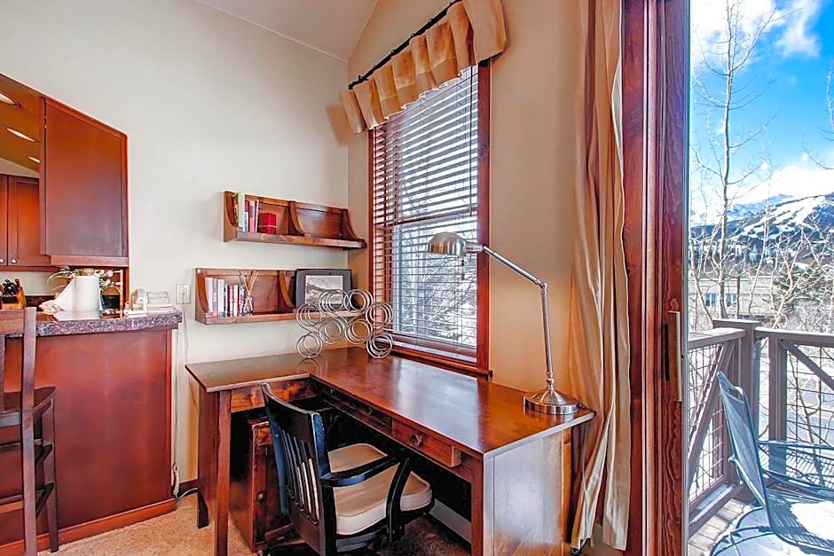 Main Street Junction