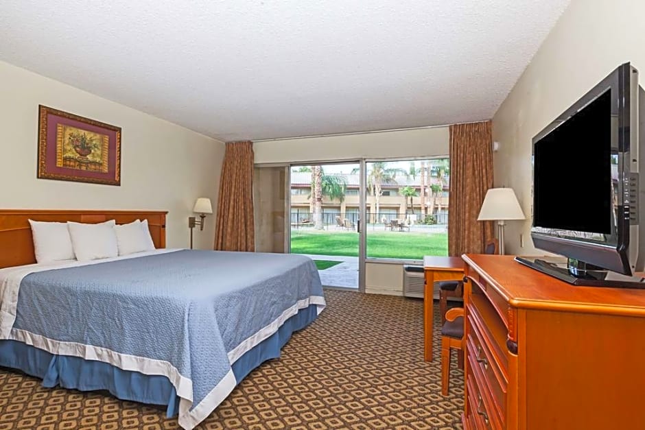 Days Inn by Wyndham Bakersfield