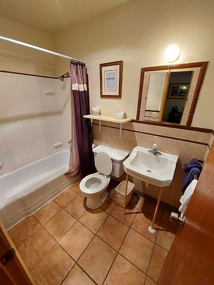 Cactus Inn