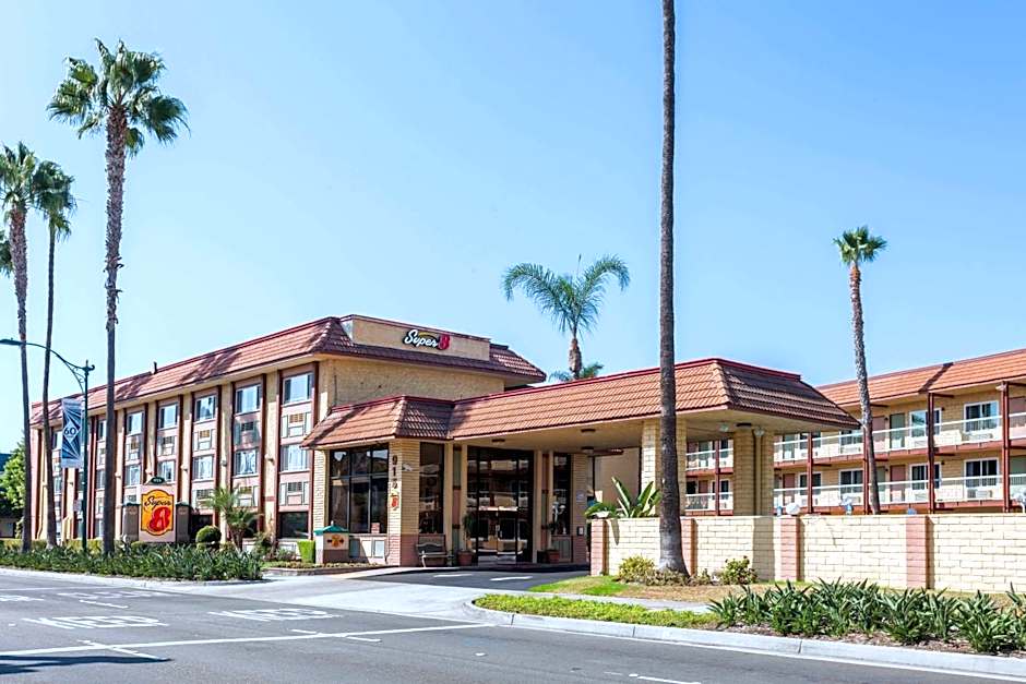 Super 8 by Wyndham Anaheim/Disneyland Drive